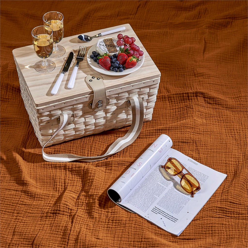 Serendipio Montega 2-Person Picnic Basket - Image 2