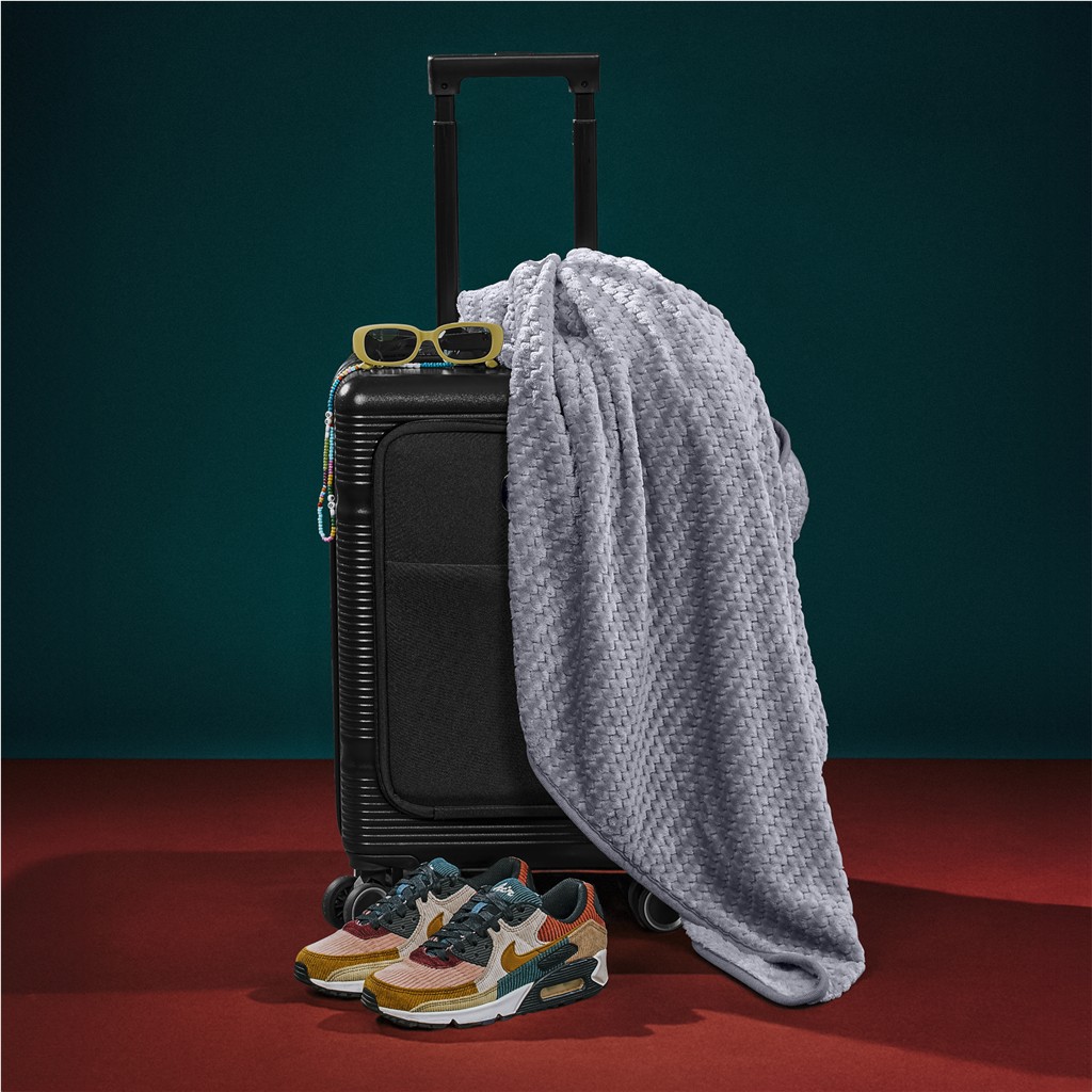 Serendipio Cozytrip Travel Blanket & Pillow - Image 3